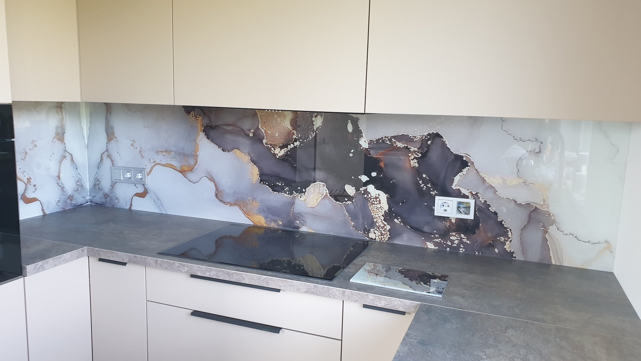 Скинали с УФ печатью. Текстуры камня, под мрамор.