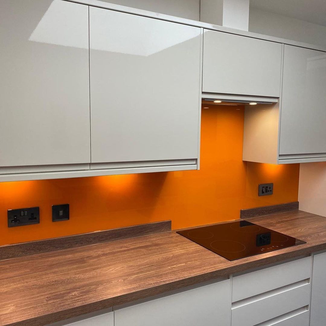 Однотонная скинали. Оранжевый цвет по каталогу RAL. 