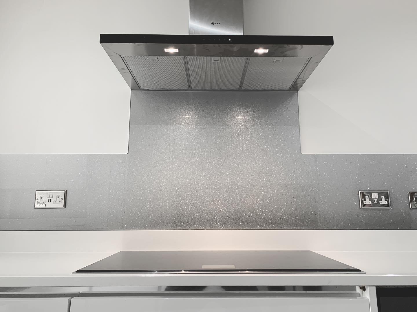 Блестящие скинали в один тон с подсветкой