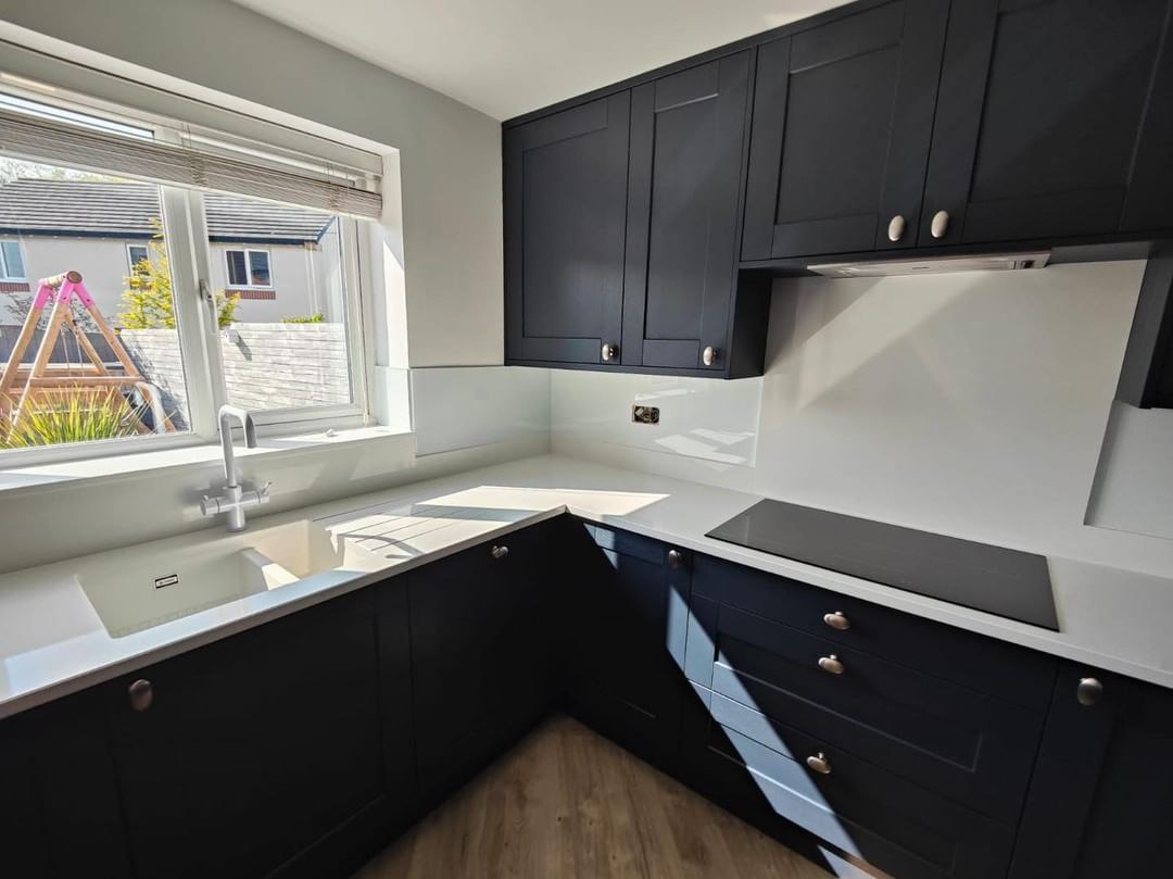 Однотонные скинали. Белый цвет по каталогу RAL.