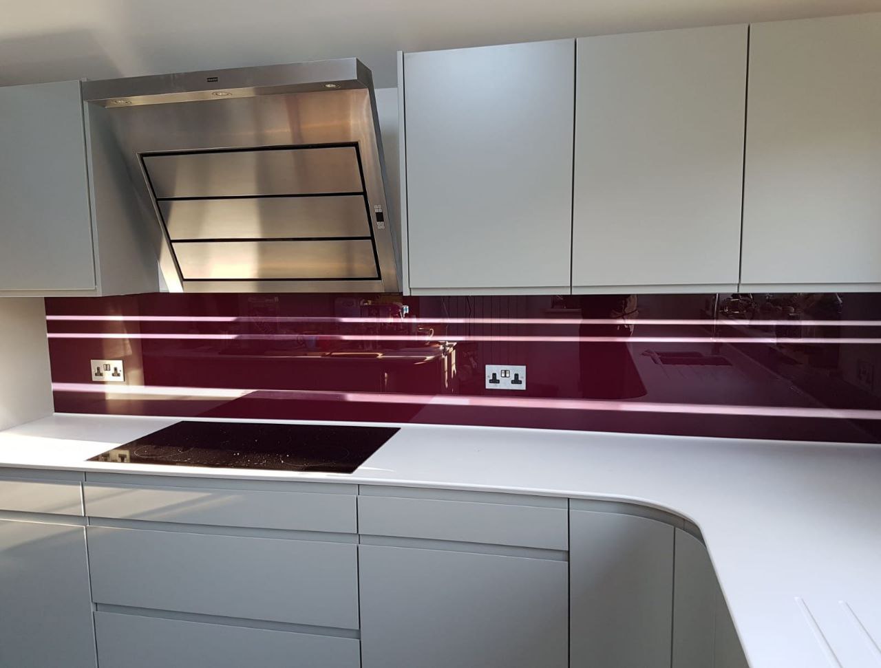 Скинали с зеркальными полосками с разными фонами