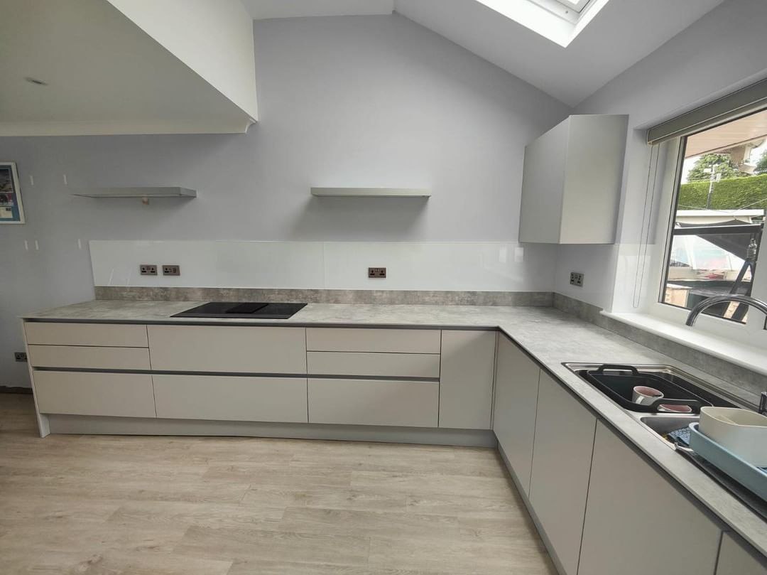 Однотонные скинали. Белый цвет по каталогу RAL.