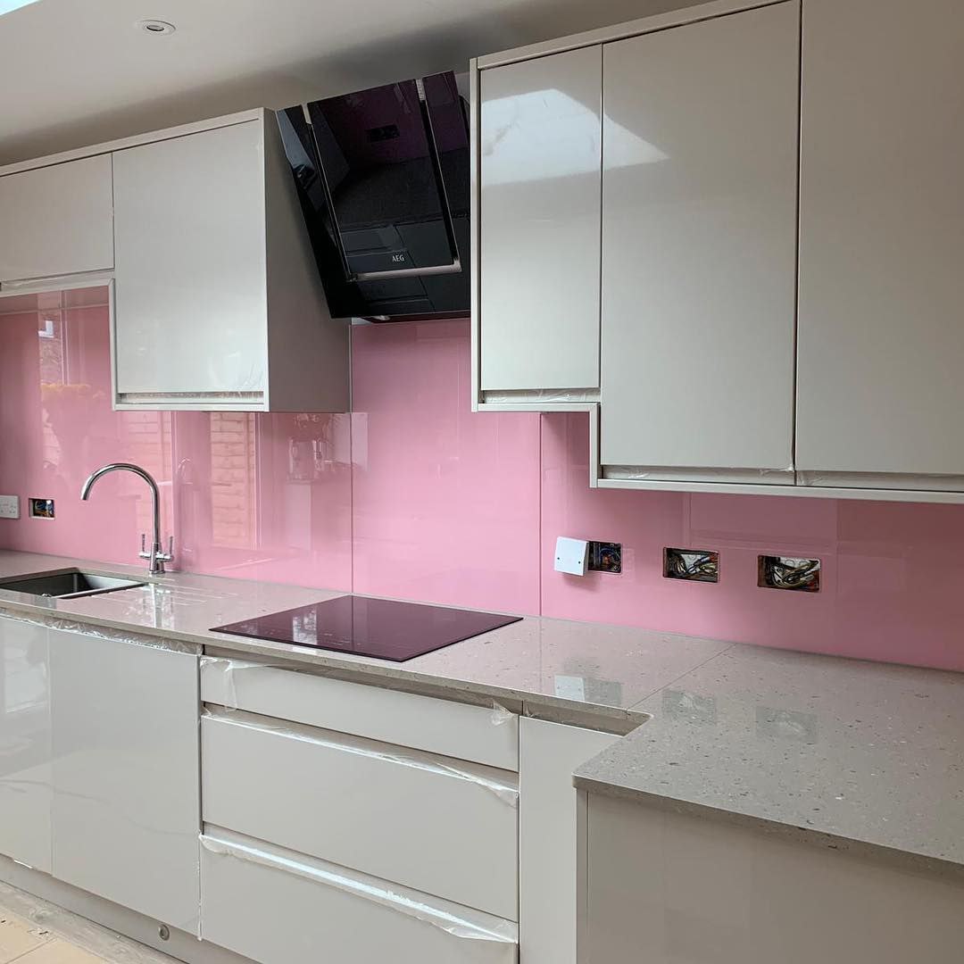 Однотонные скинали. Розовый цвет по каталогу NCS