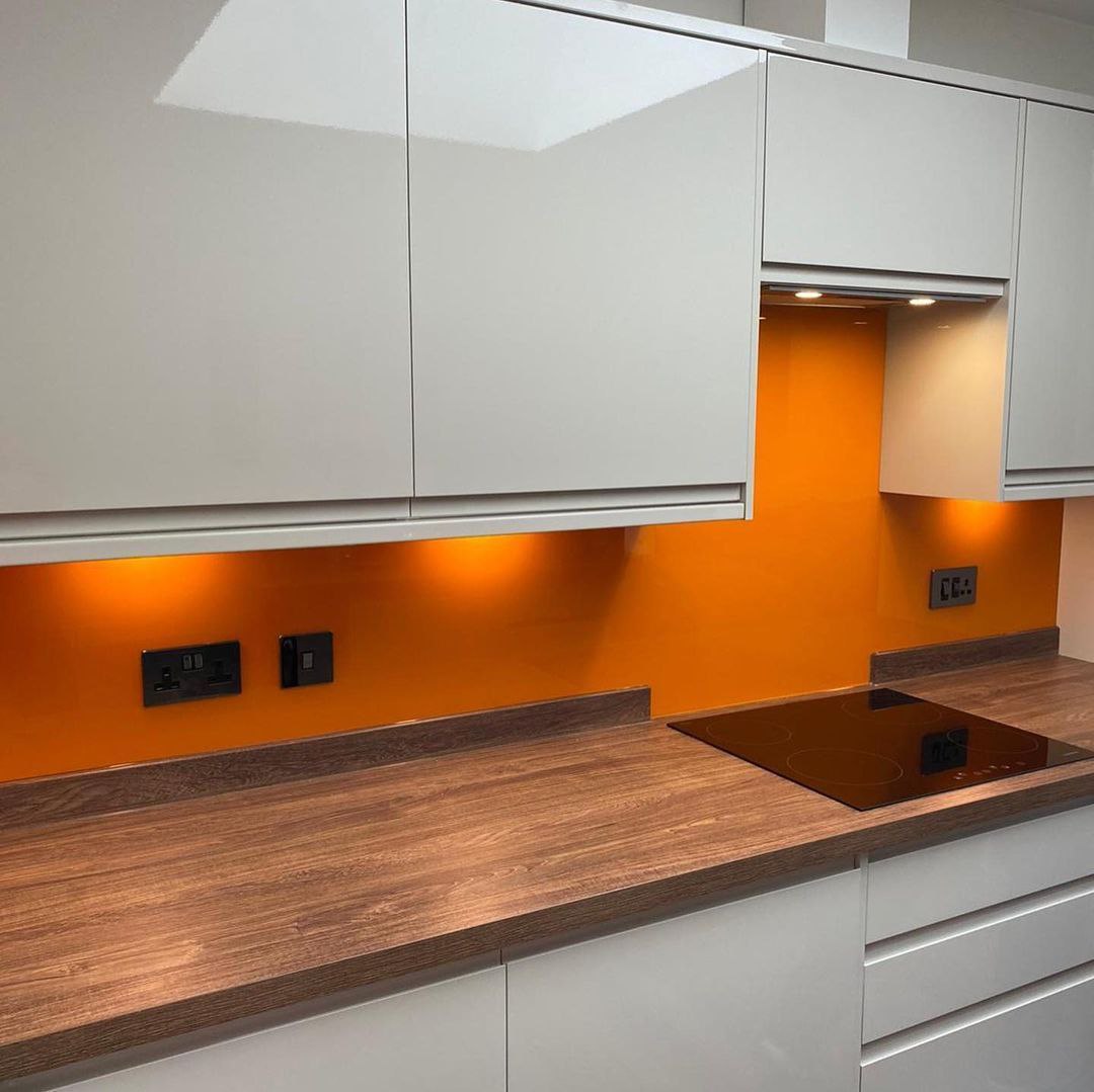 Однотонная скинали. Оранжевый цвет по каталогу RAL. 