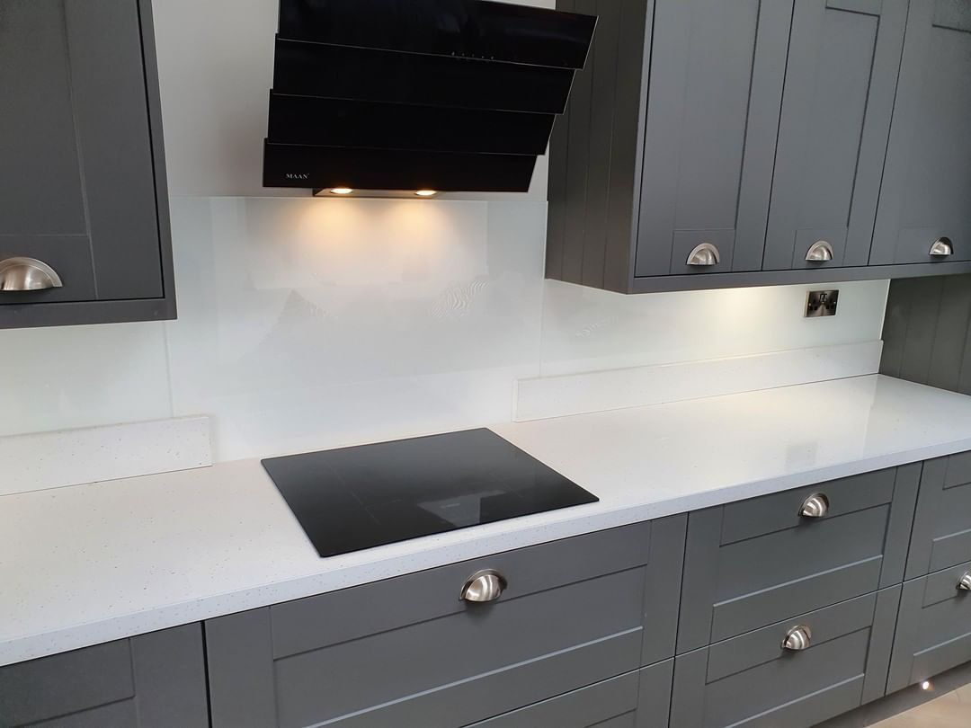 Однотонные скинали. Белый цвет по каталогу RAL.