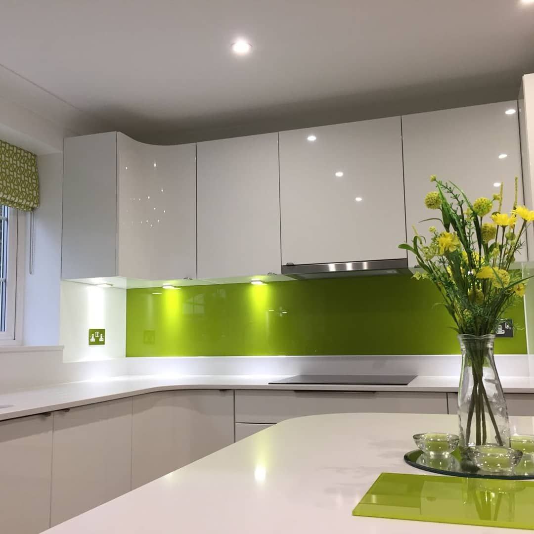 Однотонные скинали. Салатовый цвет по каталогу NCS