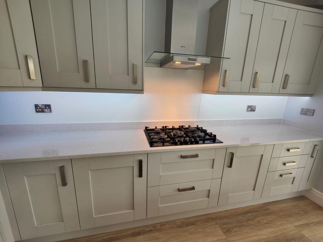 Однотонные скинали. Белый цвет по каталогу RAL.