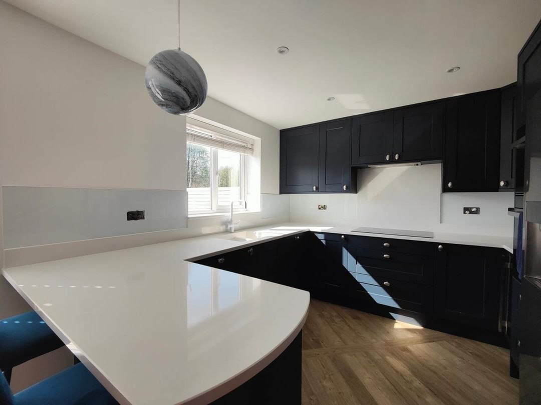 Однотонные скинали. Белый цвет по каталогу RAL.