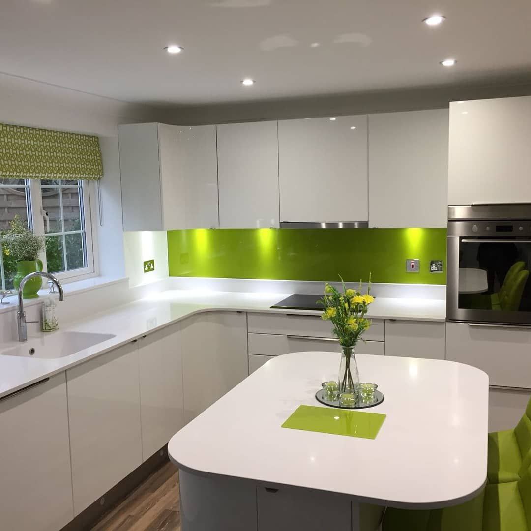 Однотонные скинали. Салатовый цвет по каталогу NCS