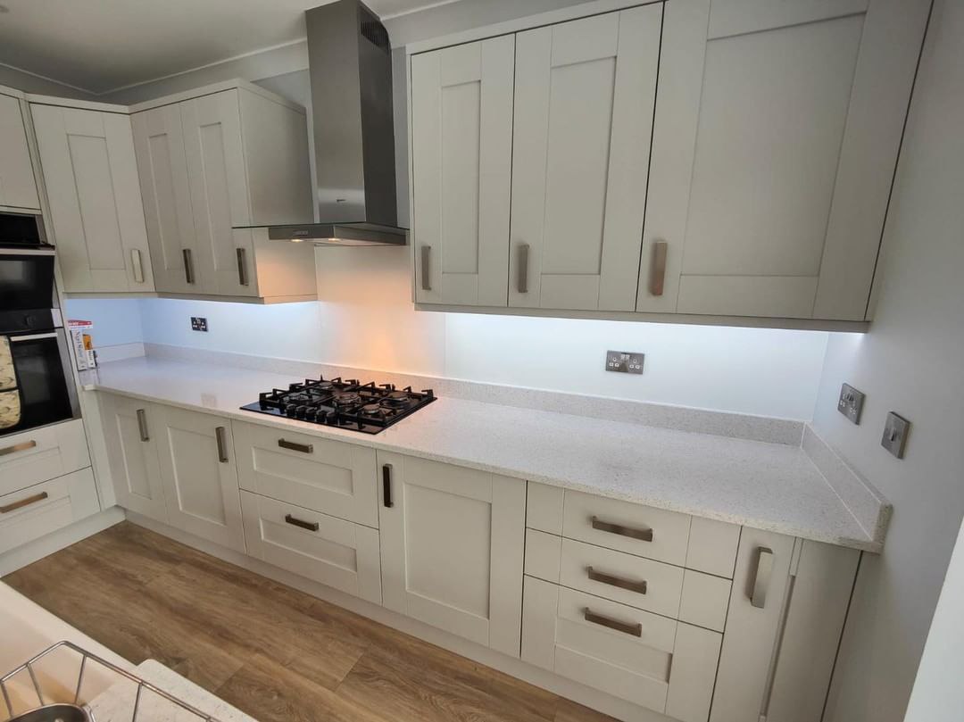 Однотонные скинали. Белый цвет по каталогу RAL.