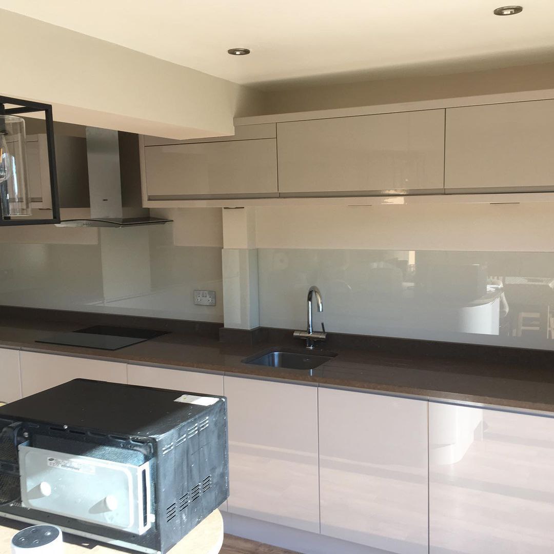 Однотонные скинали. Белый цвет по каталогу RAL.